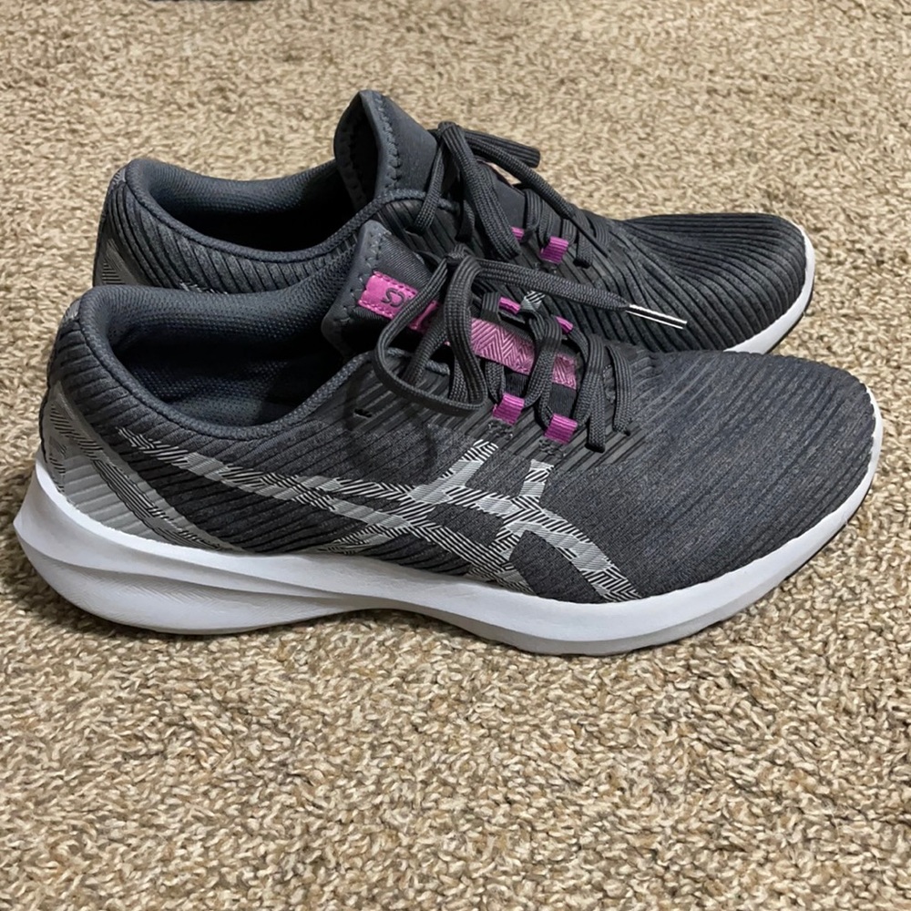Women's Asics Versablast Size 11